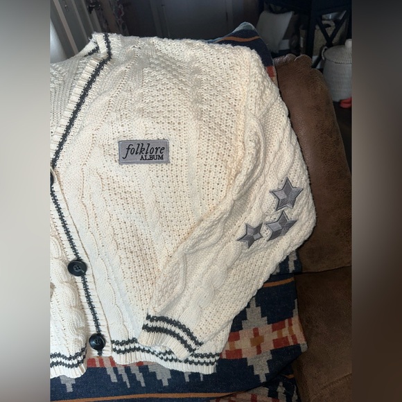 Taylor Swift Folklore cardigan - Picture 3 of 6